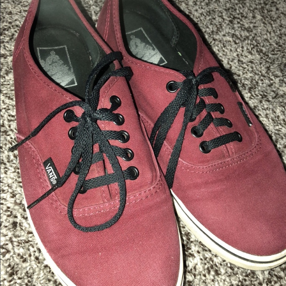 Maroon vans - Picture 2 of 3